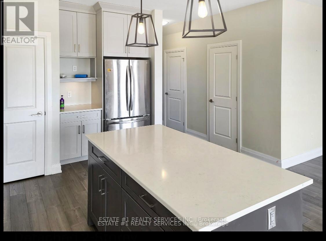 2047 Lockwood Crescent Property Photo 15