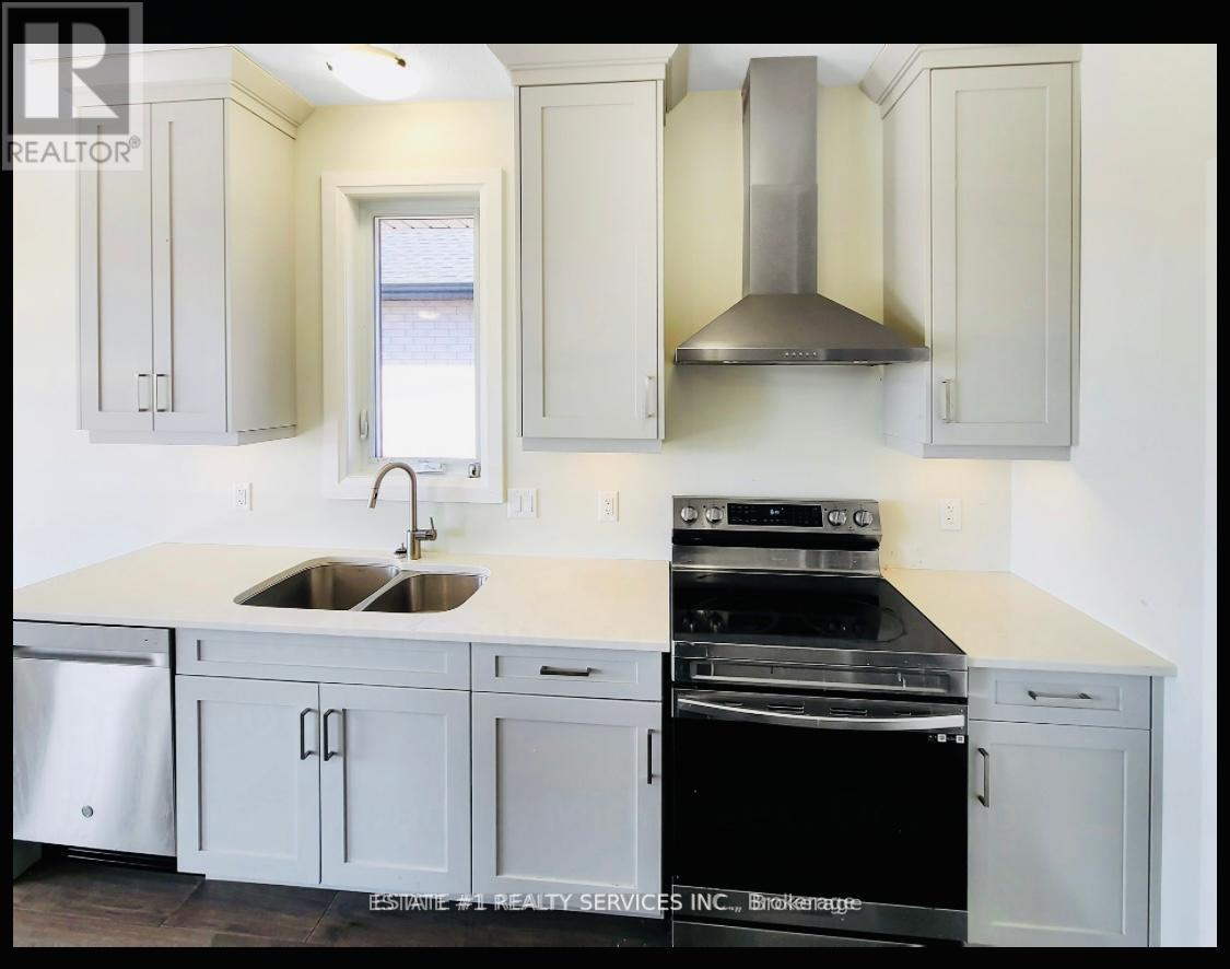 2047 Lockwood Crescent Property Photo 16