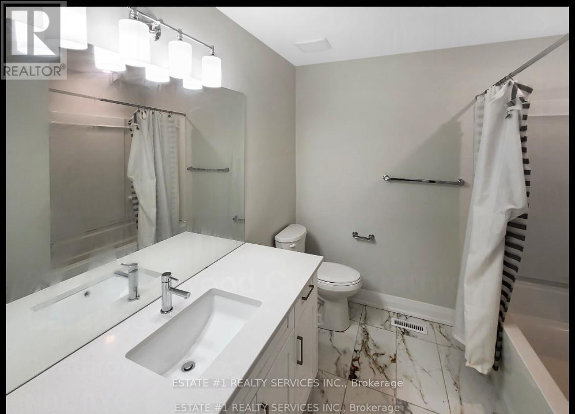 2047 Lockwood Crescent Property Photo 35