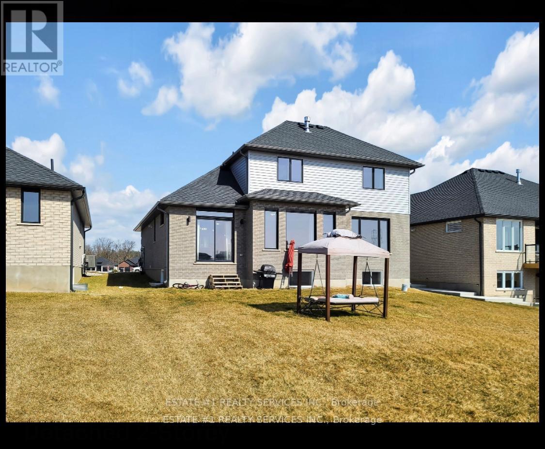 2047 Lockwood Crescent Property Photo 38