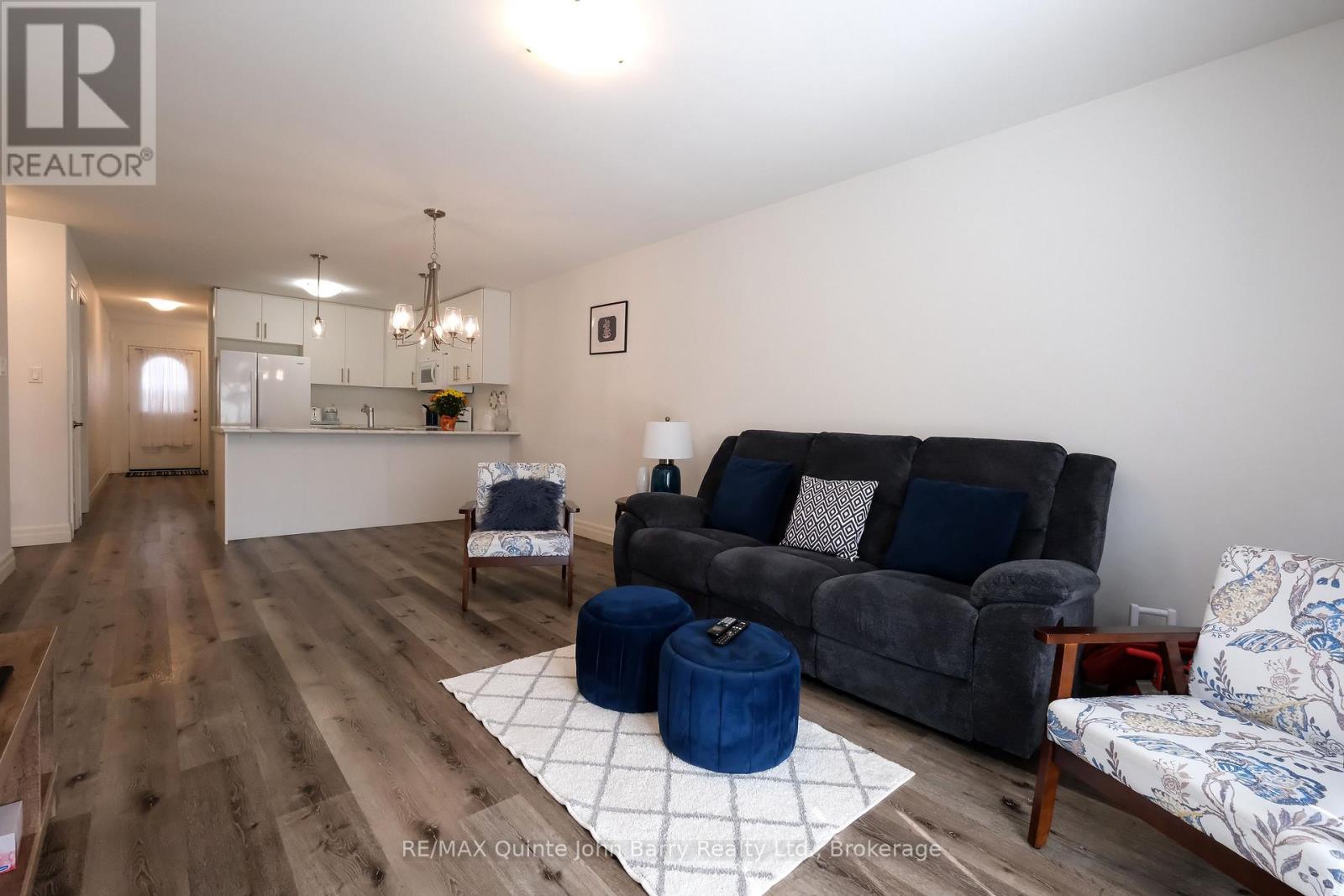 25 Hillside Meadow Drive Property Photo 9