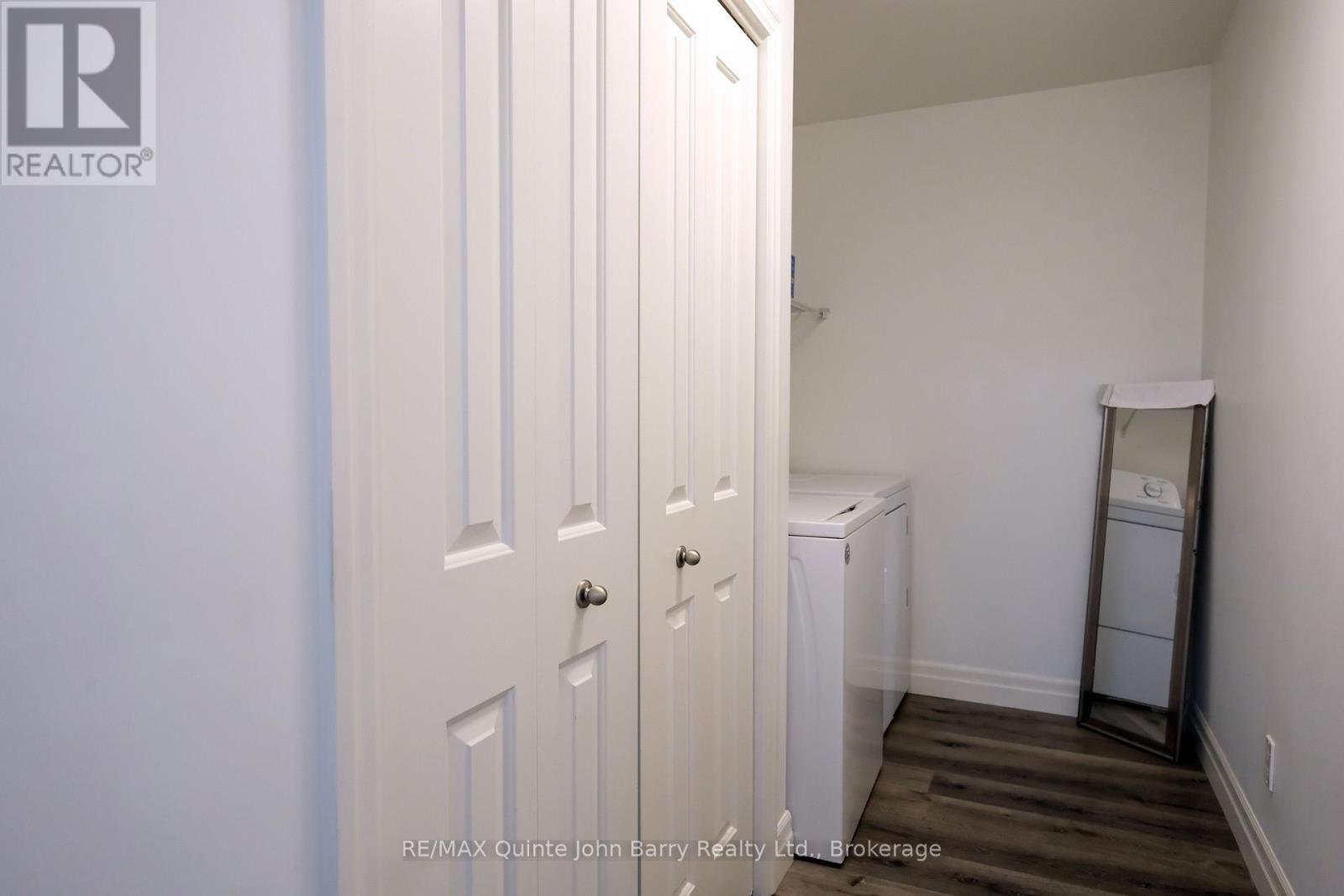 25 Hillside Meadow Drive Property Photo 16
