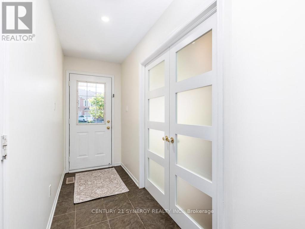 128 Macassa Circle Property Photo 3