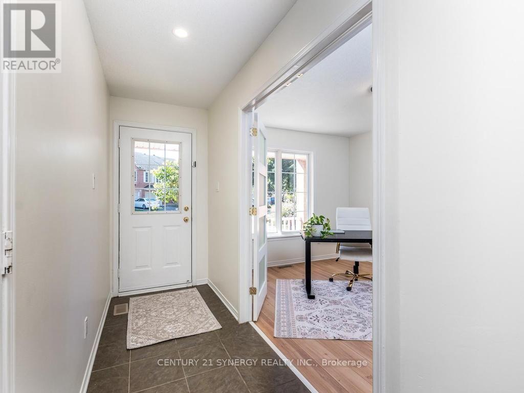 128 Macassa Circle Property Photo 4