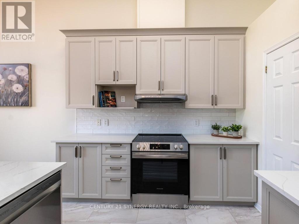 128 Macassa Circle Property Photo 16