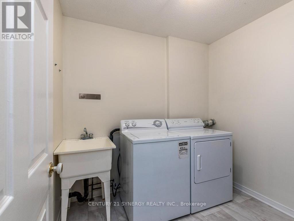 128 Macassa Circle Property Photo 32