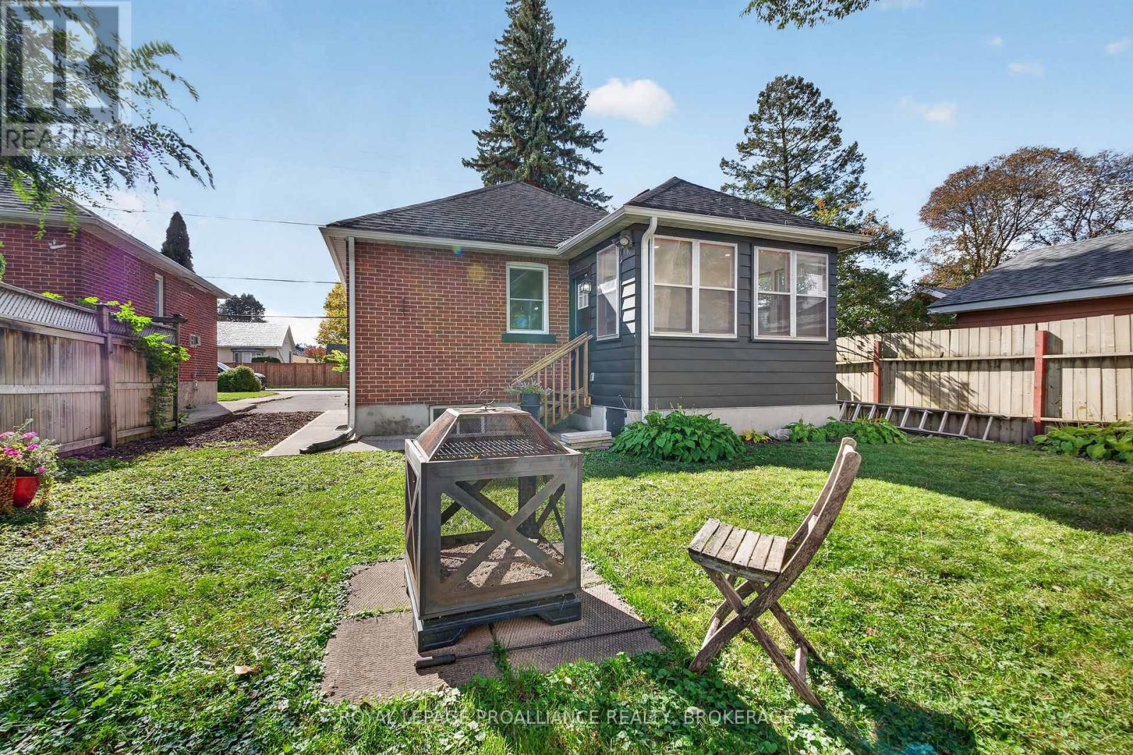 229 Park Street Property Photo 4