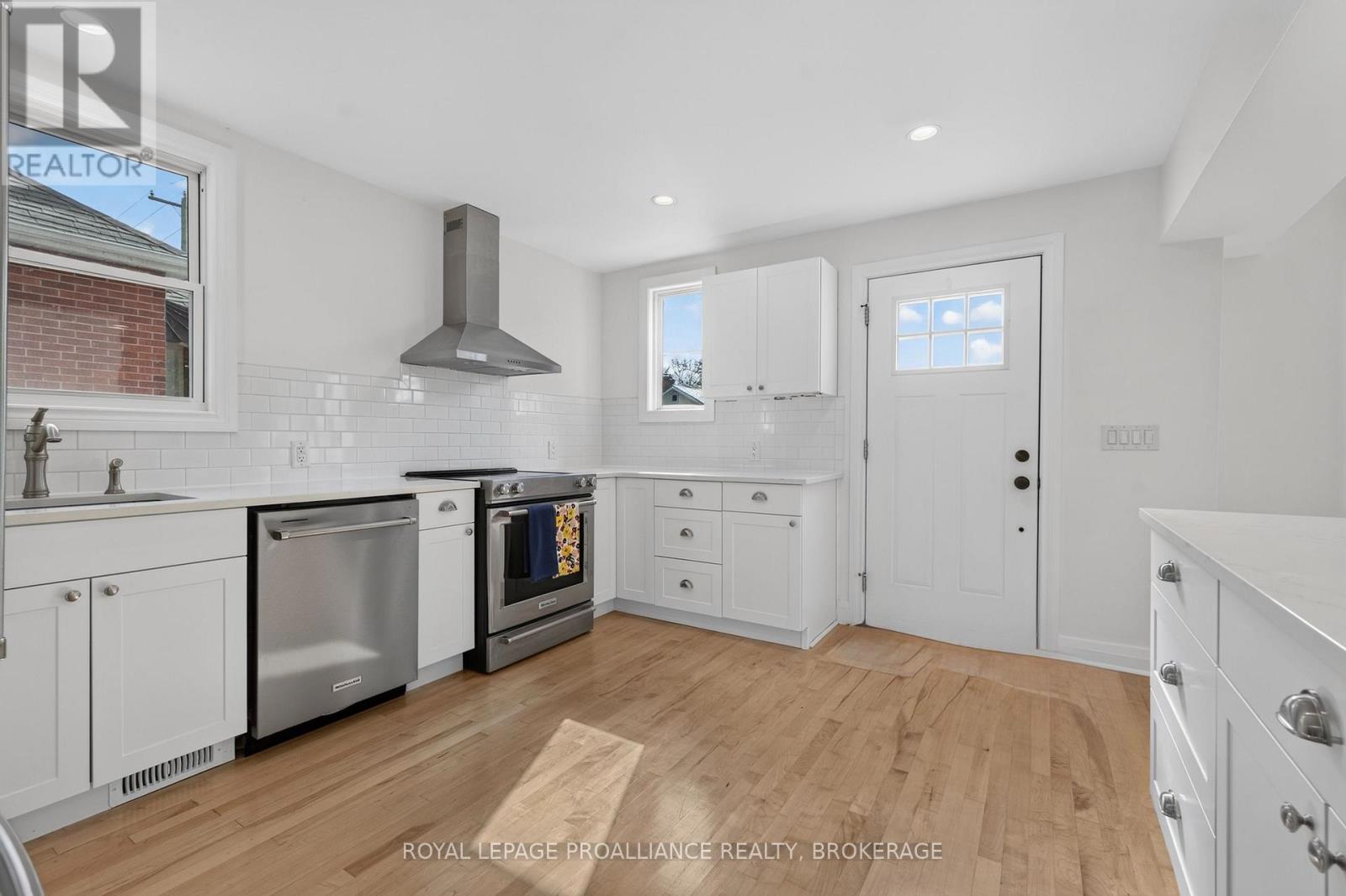 229 Park Street Property Photo 5
