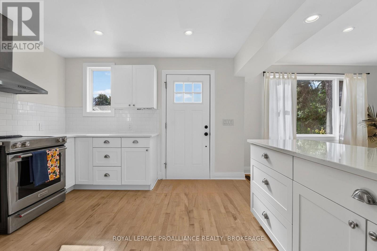 229 Park Street Property Photo 6