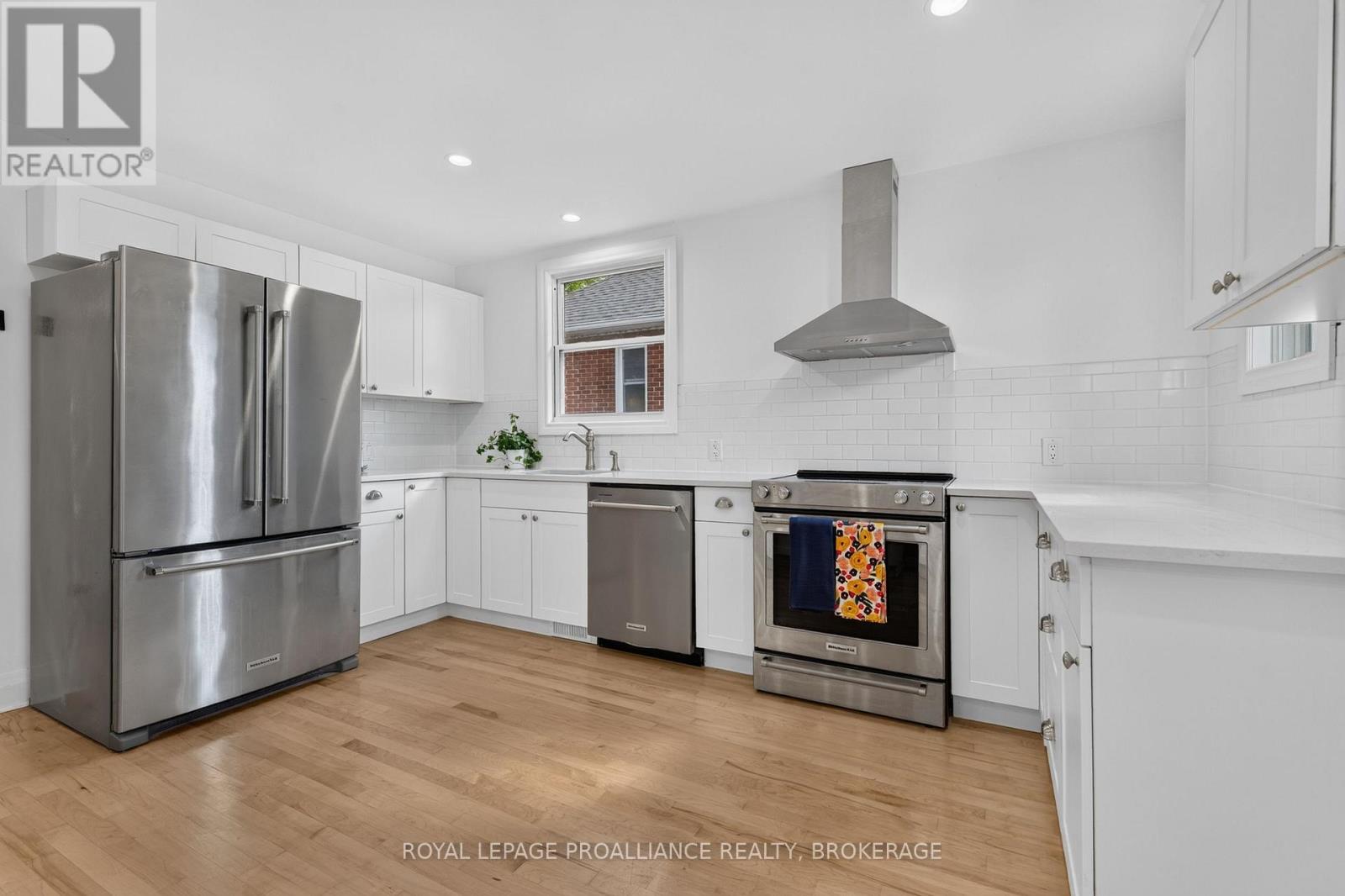 229 Park Street Property Photo 7