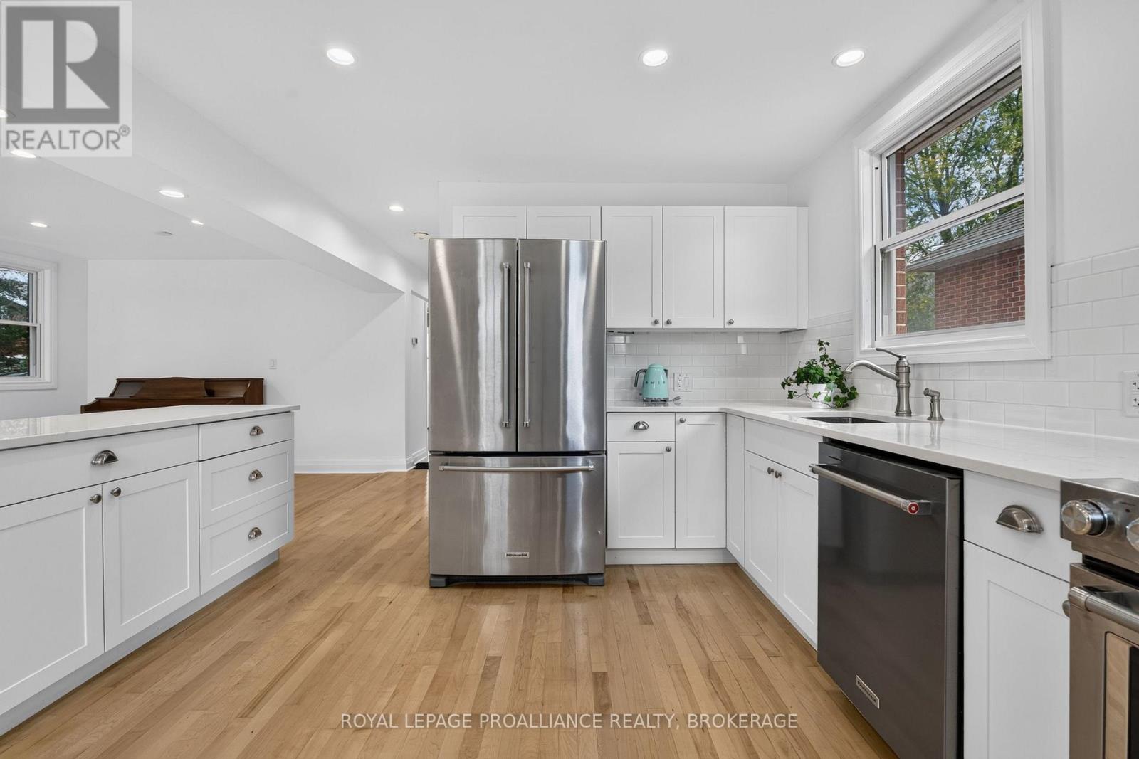 229 Park Street Property Photo 8
