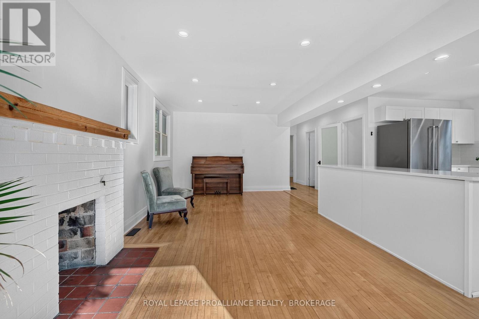 229 Park Street Property Photo 11