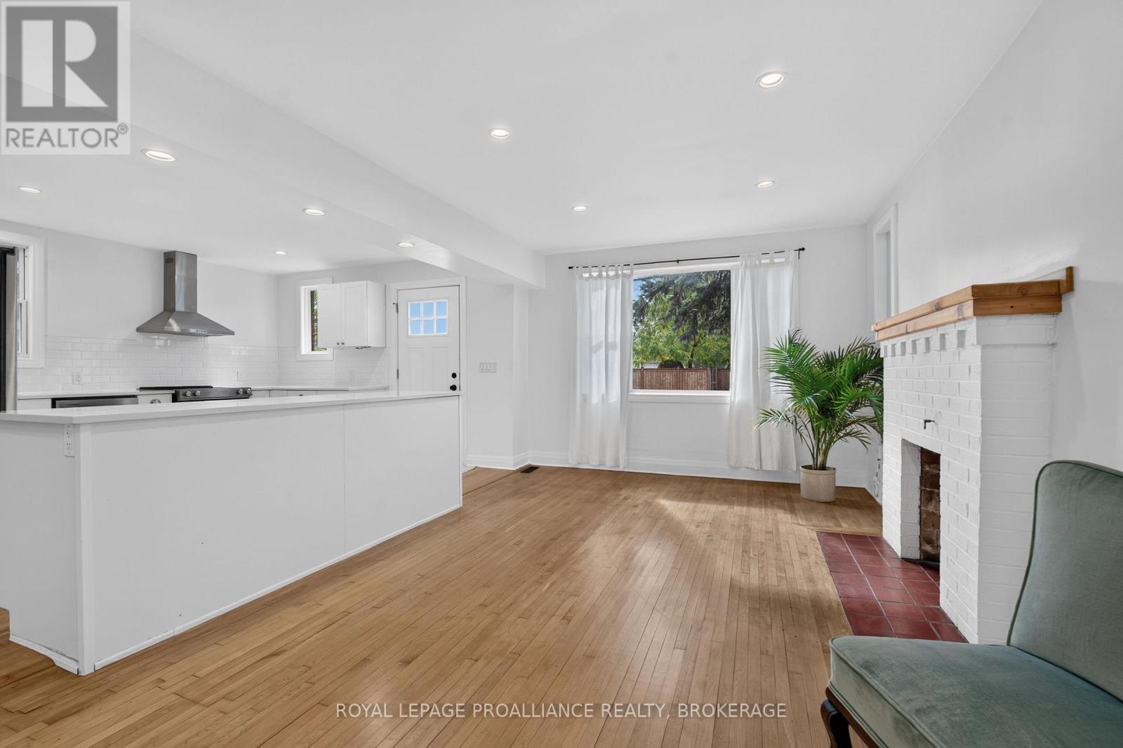 229 Park Street Property Photo 15