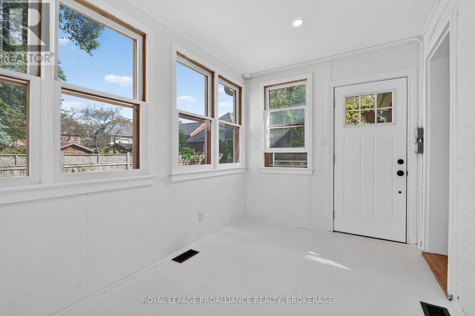 229 Park Street Property Photo 21