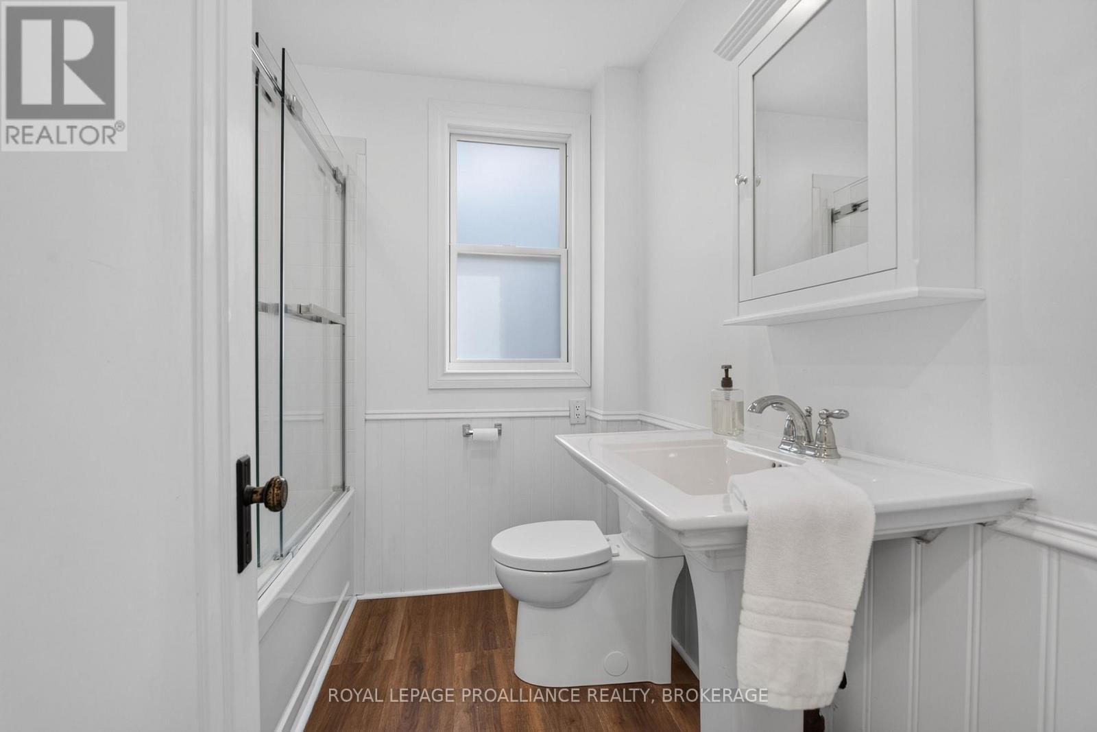 229 Park Street Property Photo 23