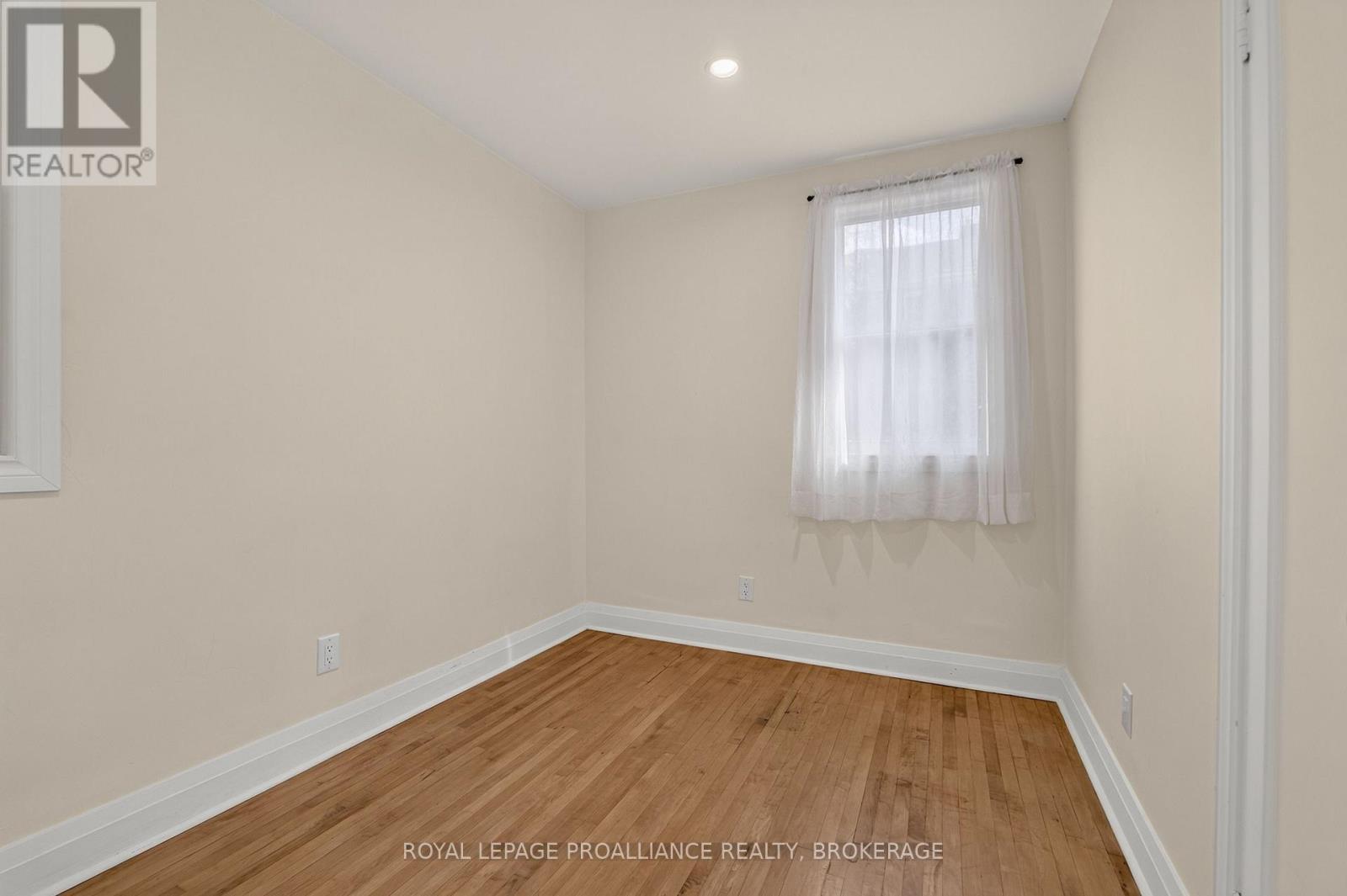 229 Park Street Property Photo 25