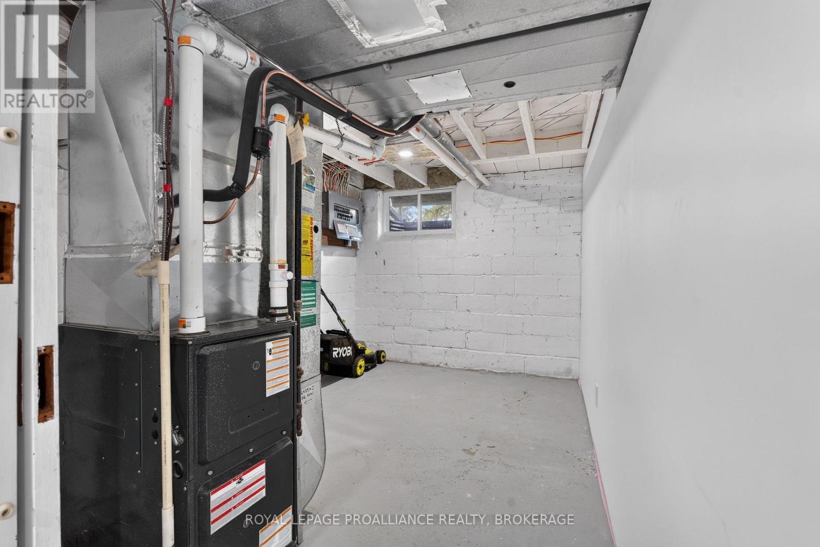 229 Park Street Property Photo 36