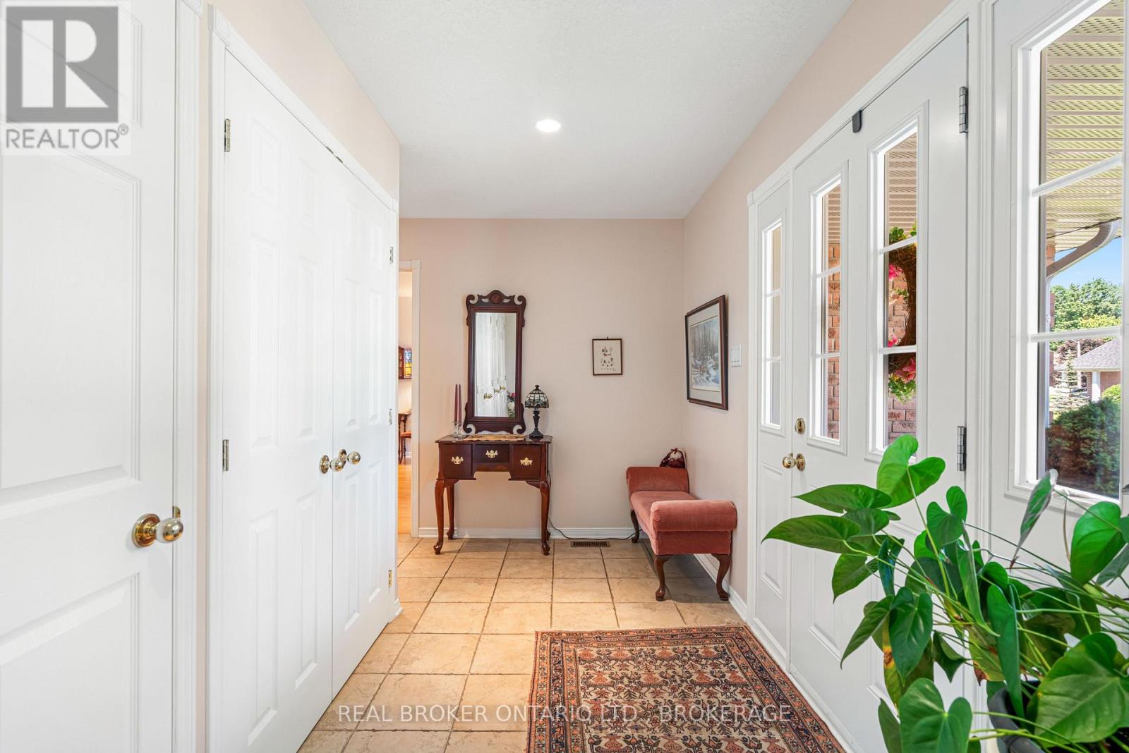 508 Jo Anne Crescent Property Photo 5