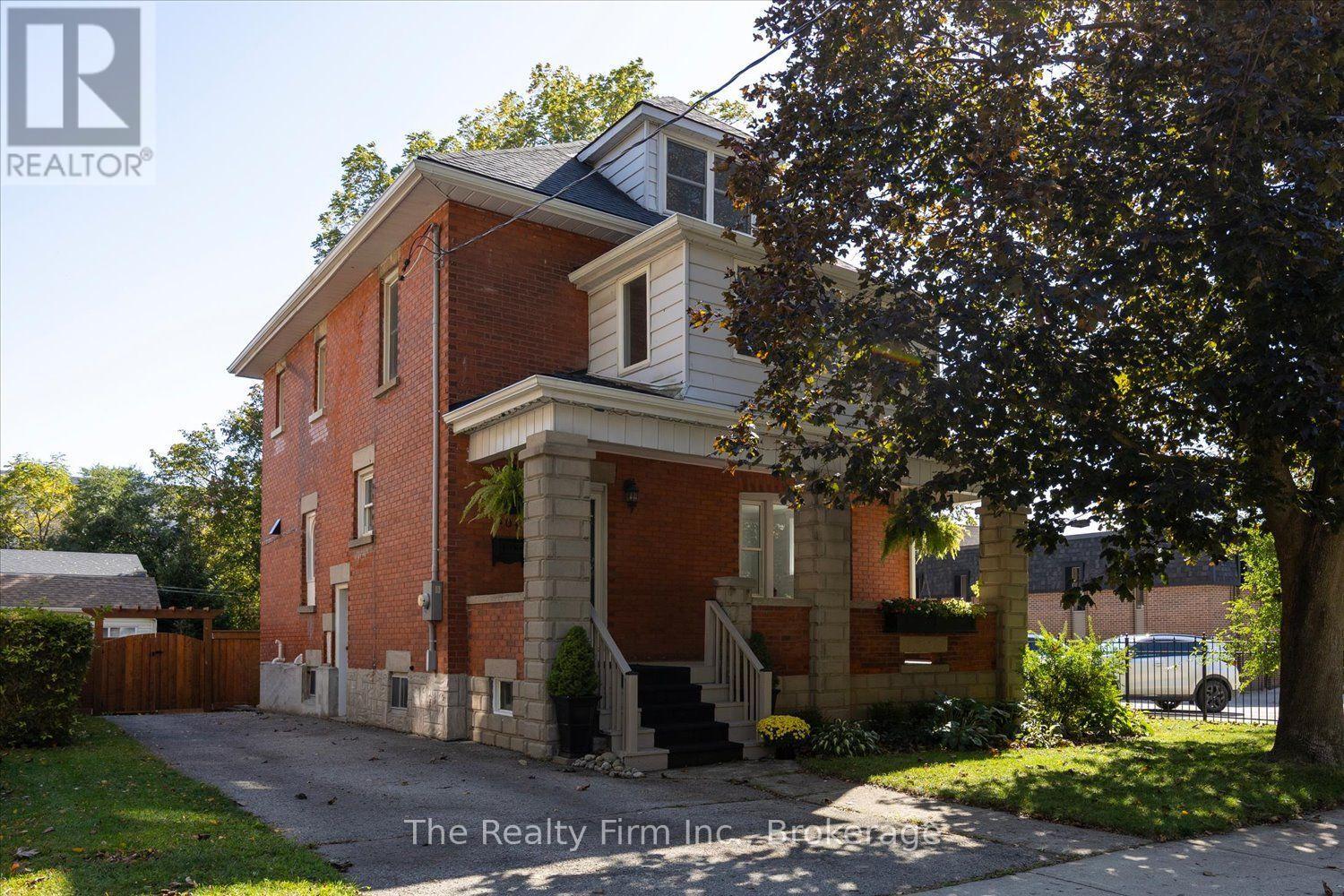 101 ST VINCENT STREET N Property Photo 1
