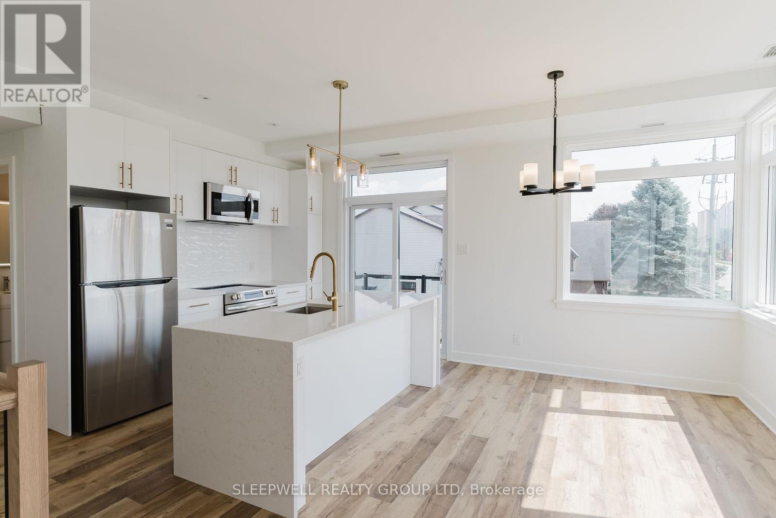 9 - 845 Champlain Street Property Photo 6