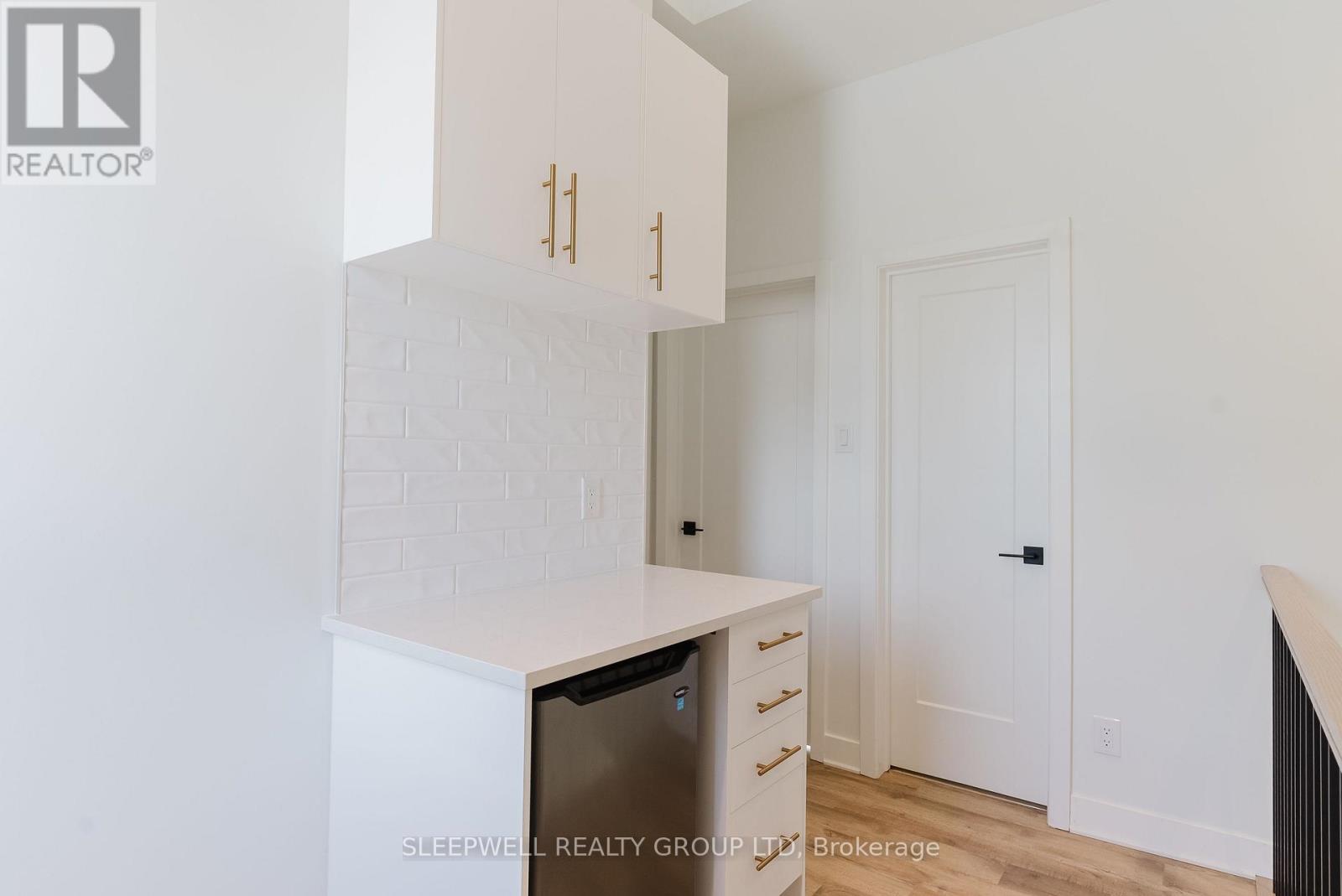 9 - 845 Champlain Street Property Photo 10