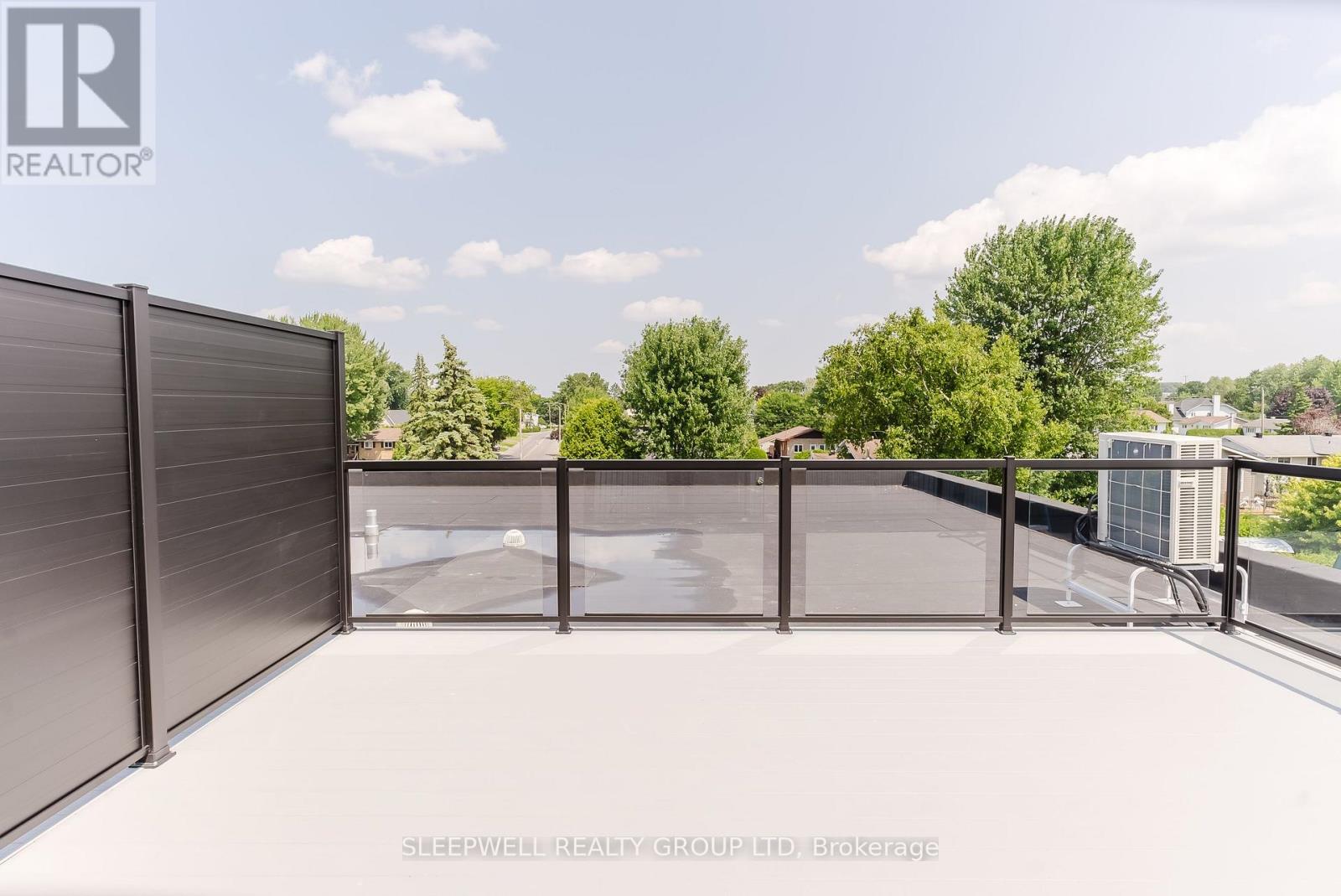 9 - 845 Champlain Street Property Photo 12