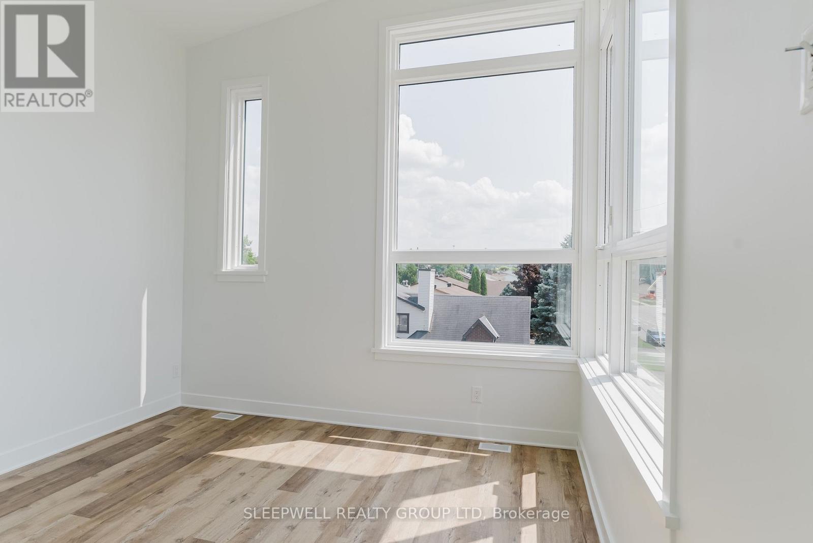 9 - 845 Champlain Street Property Photo 15