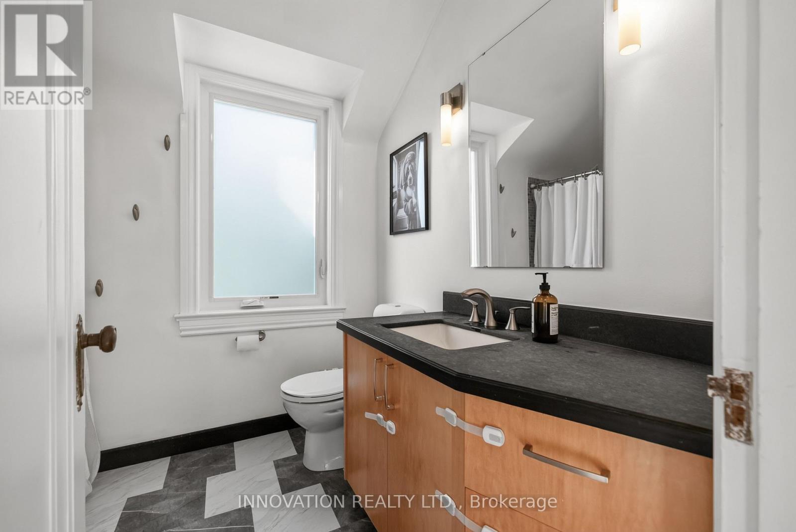 403 Athlone Avenue Property Photo 28