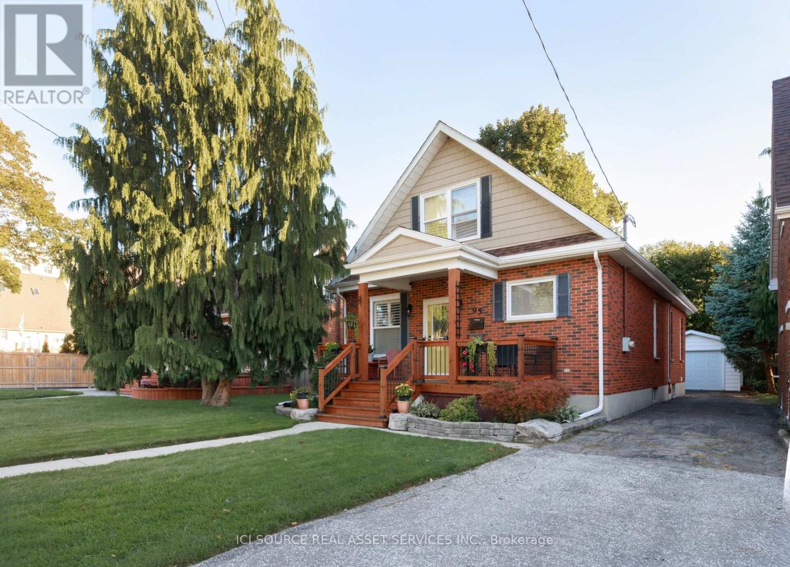 95 ROBERTSON AVENUE Property Photo 1
