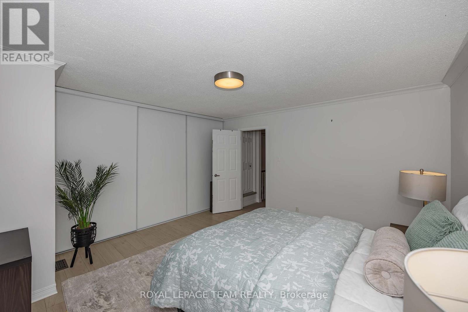 9 - 583 Tweedsmuir Avenue Property Photo 23