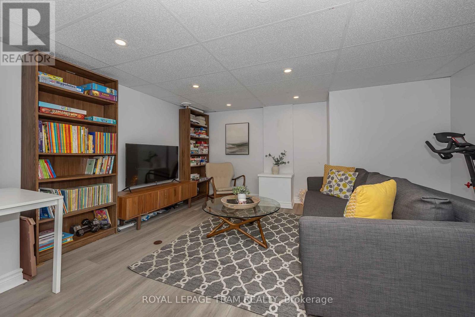 9 - 583 Tweedsmuir Avenue Property Photo 30
