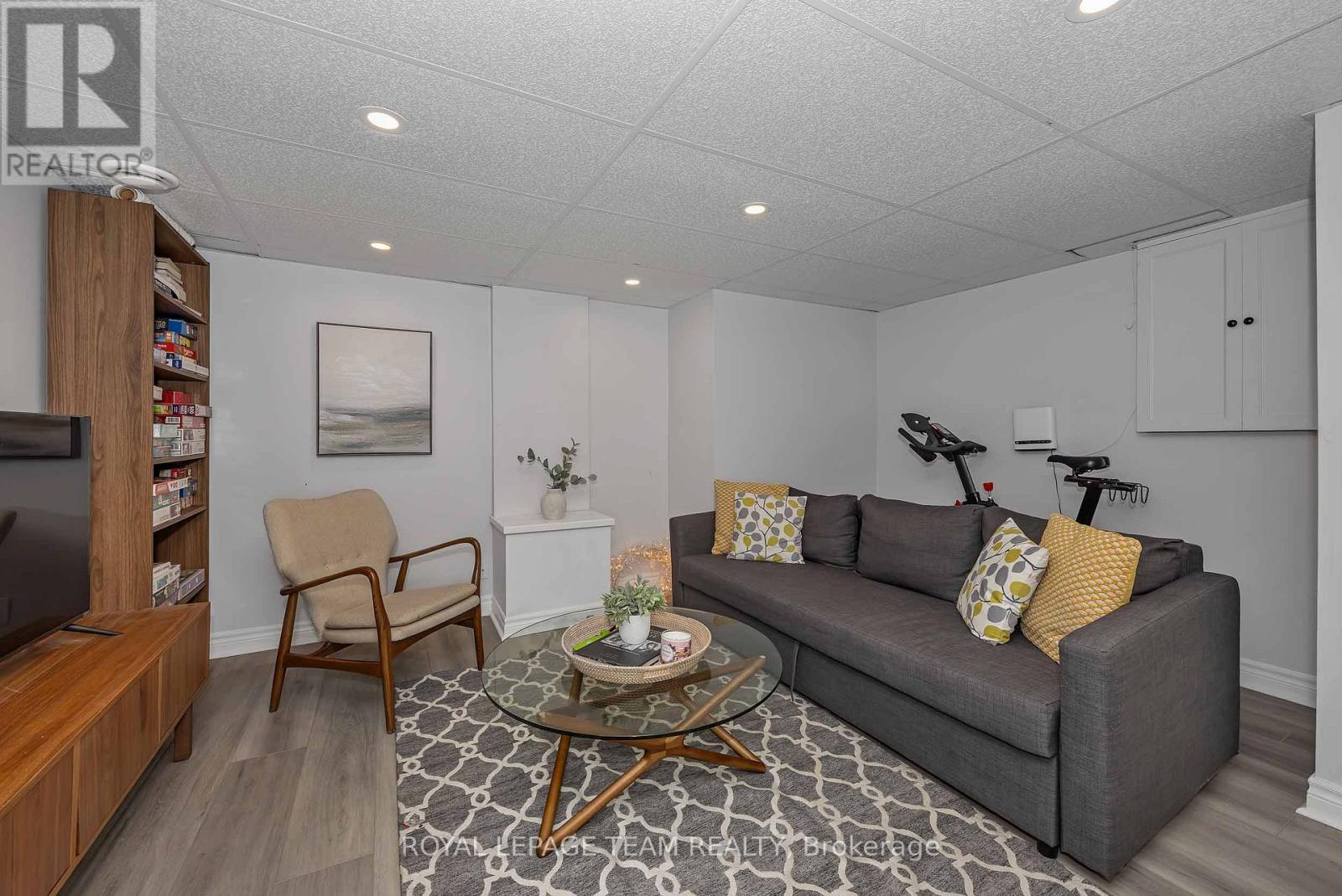 9 - 583 Tweedsmuir Avenue Property Photo 31