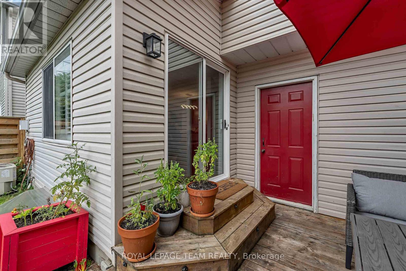 9 - 583 Tweedsmuir Avenue Property Photo 38