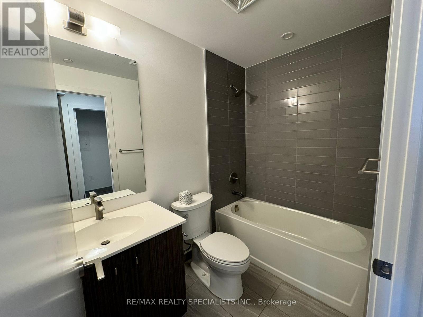 405 - 15 Wellington Street Property Photo 10