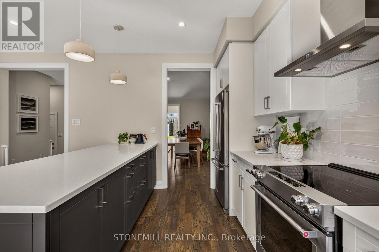226 Midland Place Property Photo 11
