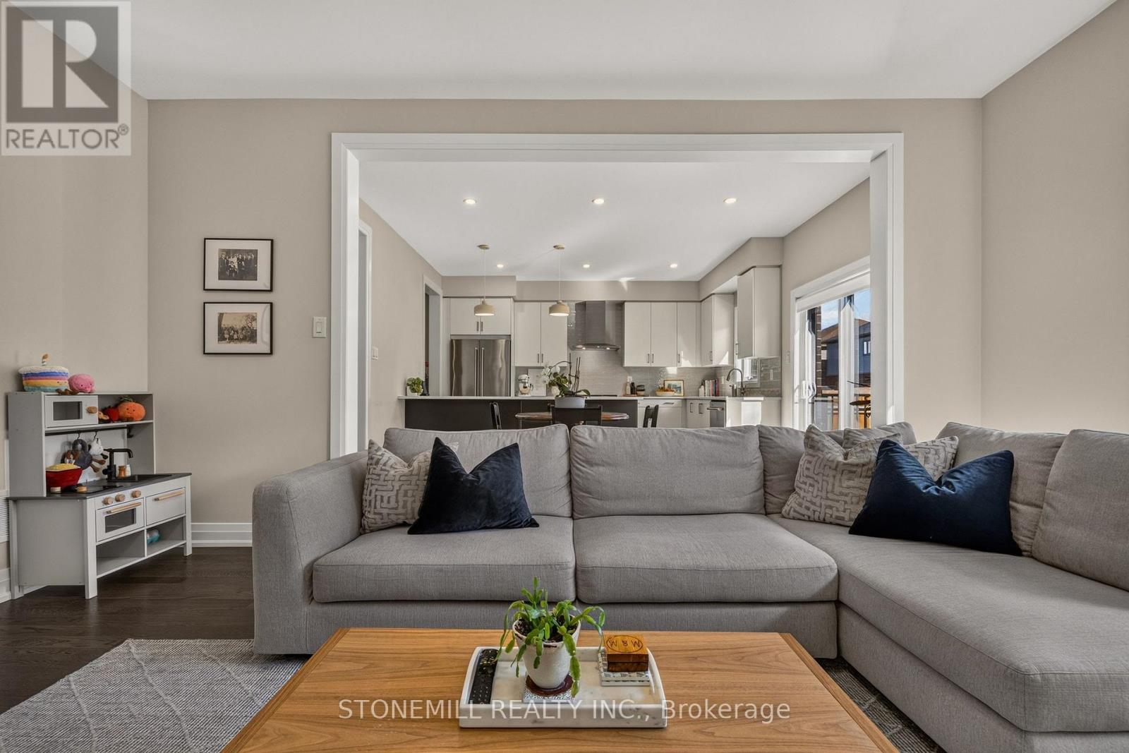 226 Midland Place Property Photo 17