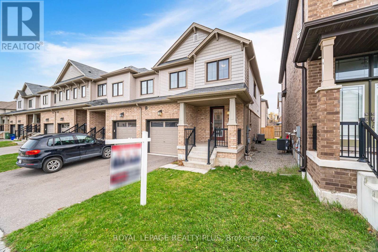 12 Pagebrook Crescent Property Photo 2