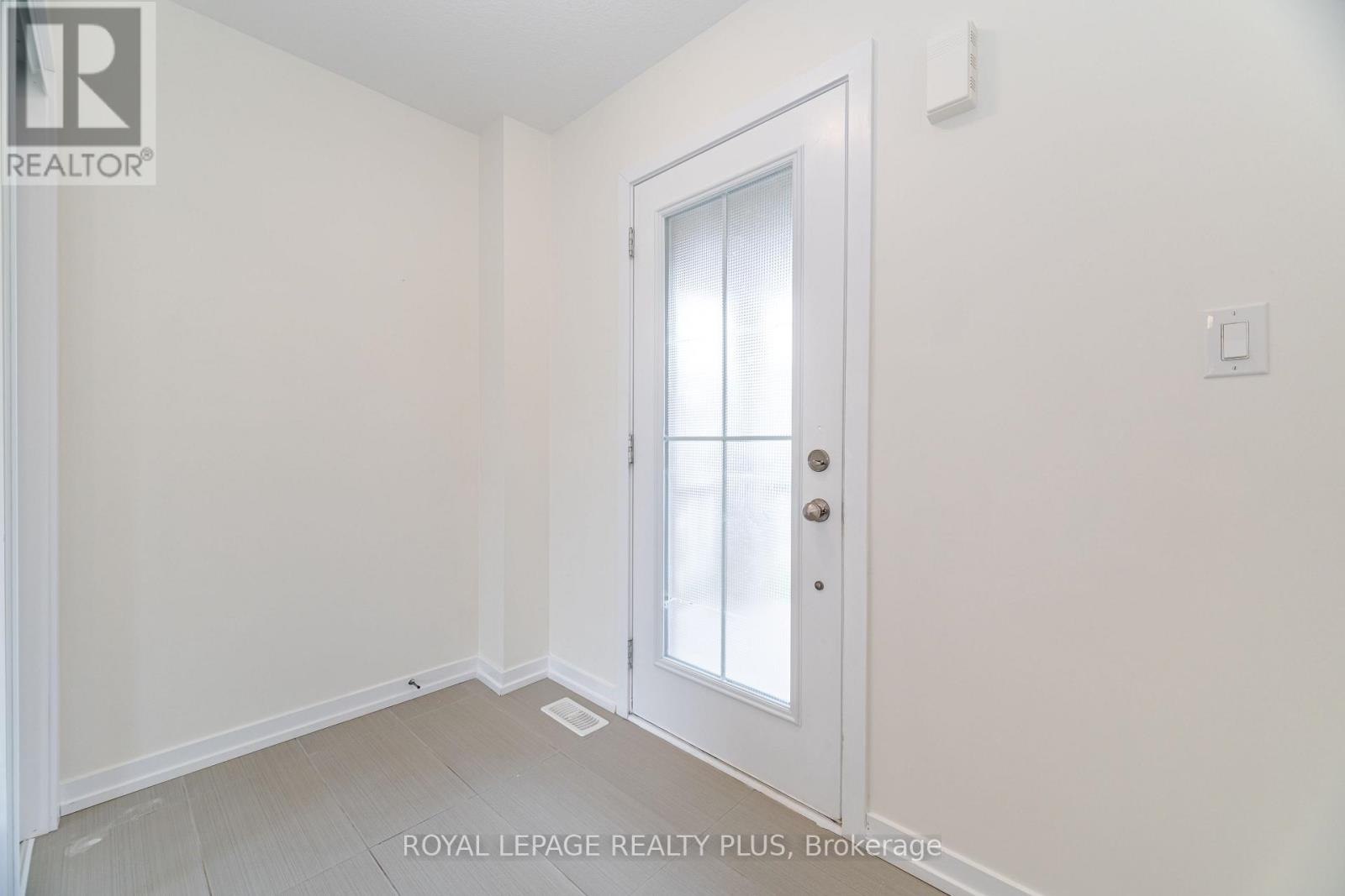 12 Pagebrook Crescent Property Photo 4