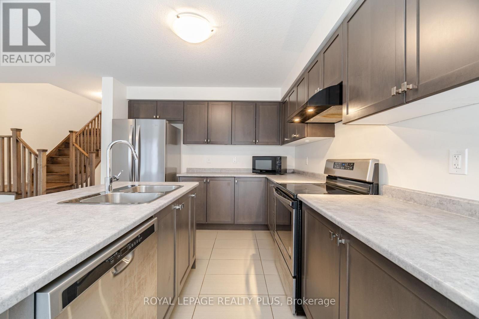 12 Pagebrook Crescent Property Photo 16