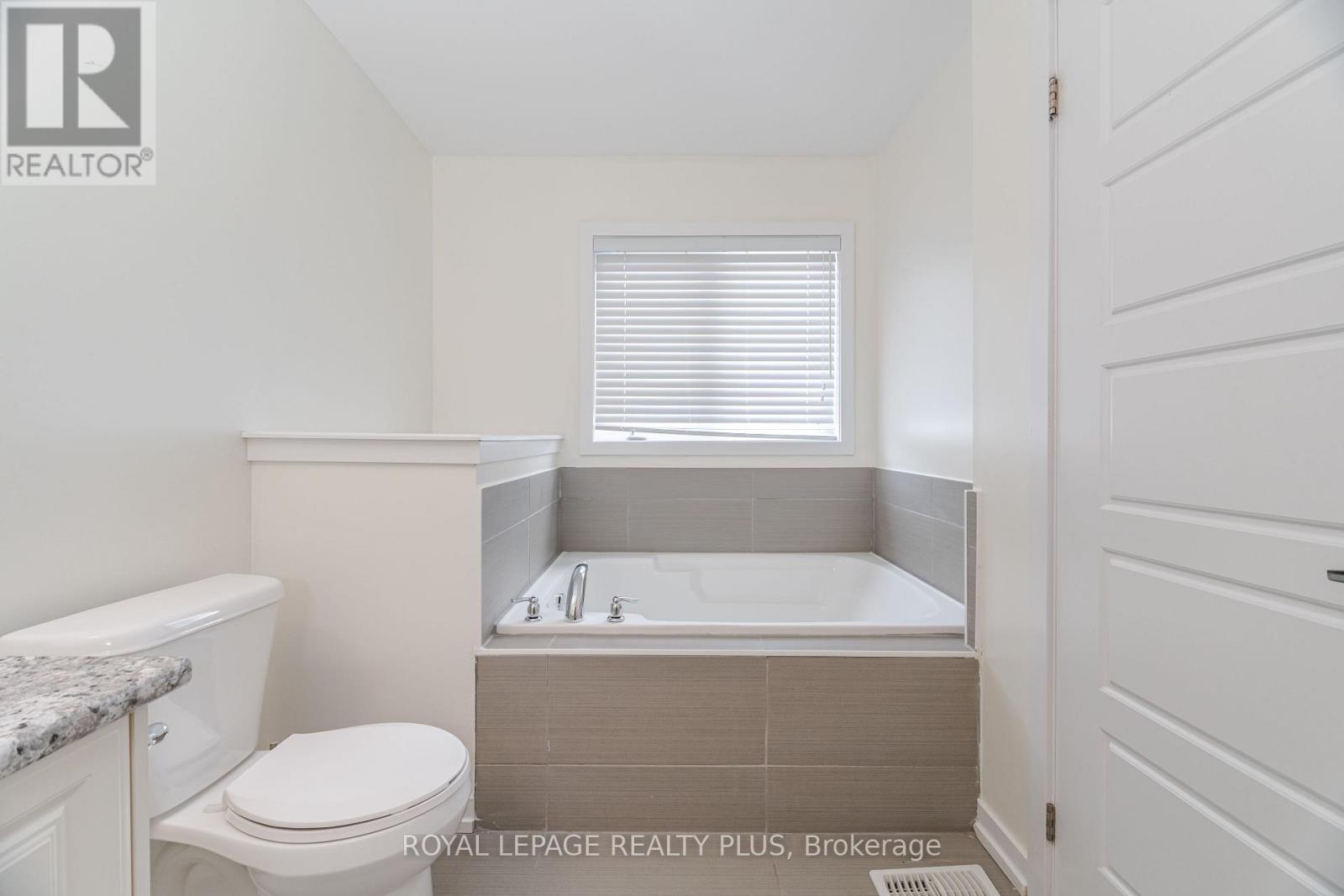 12 Pagebrook Crescent Property Photo 27