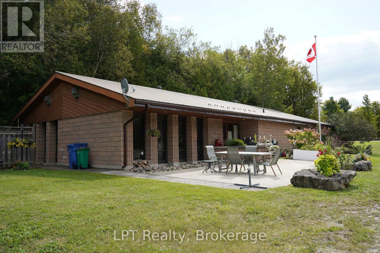 401297 Grey Road 17 Property Photo 1