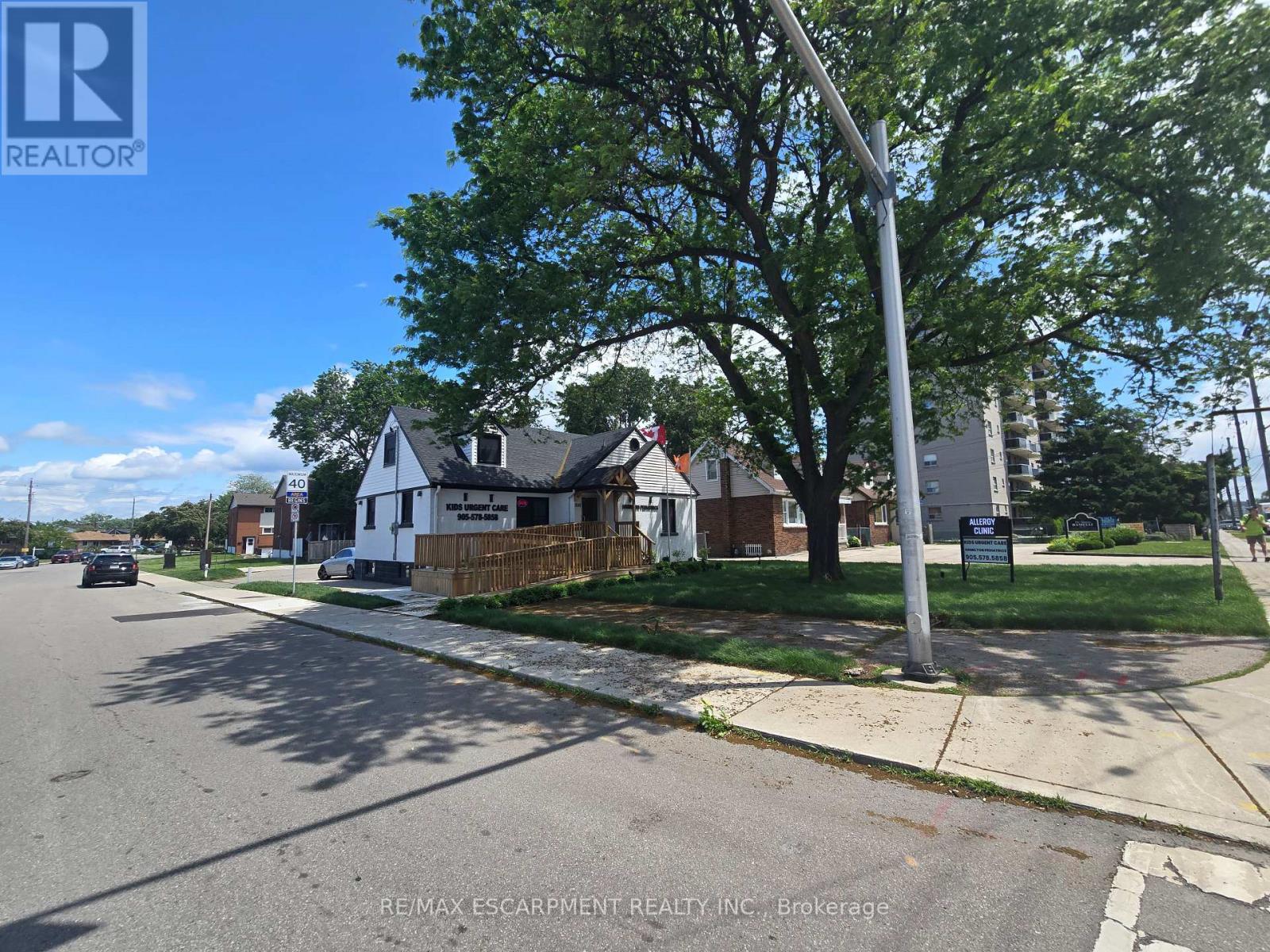 2 - 531 Queenston Road Property Photo 7