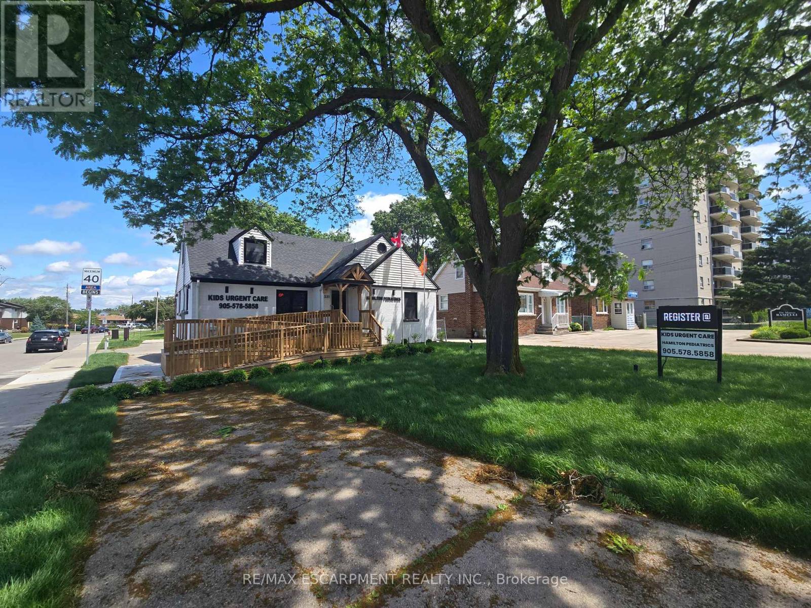2 - 531 Queenston Road Property Photo 8