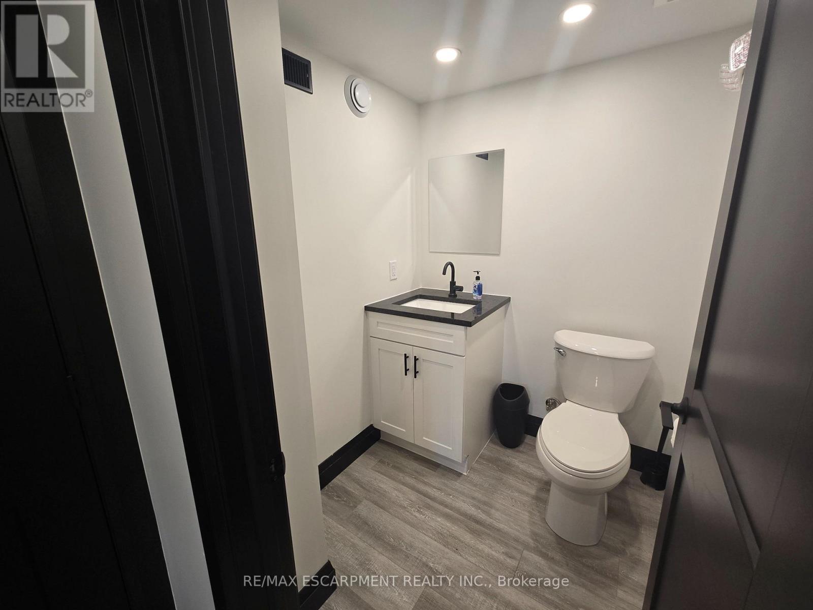 2 - 531 Queenston Road Property Photo 14