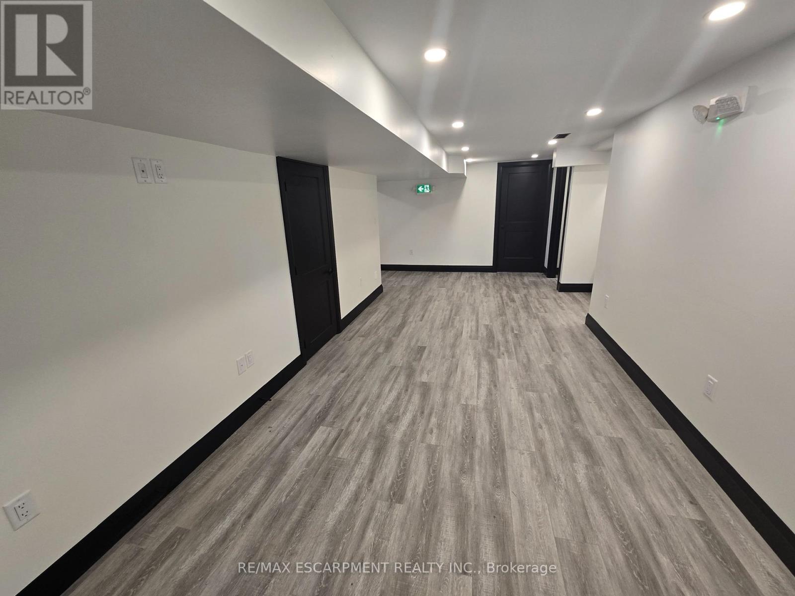 2 - 531 Queenston Road Property Photo 16