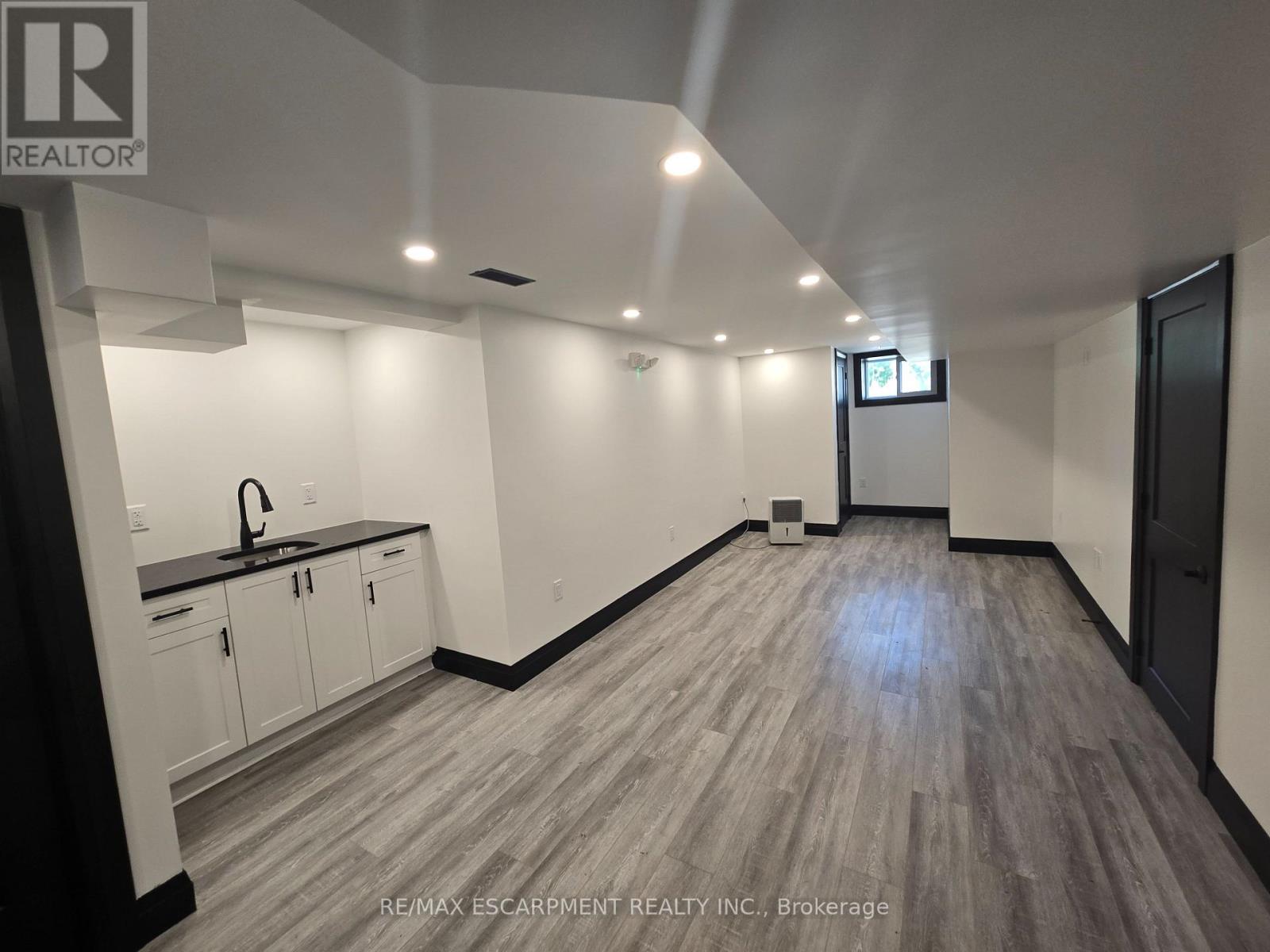 2 - 531 Queenston Road Property Photo 21