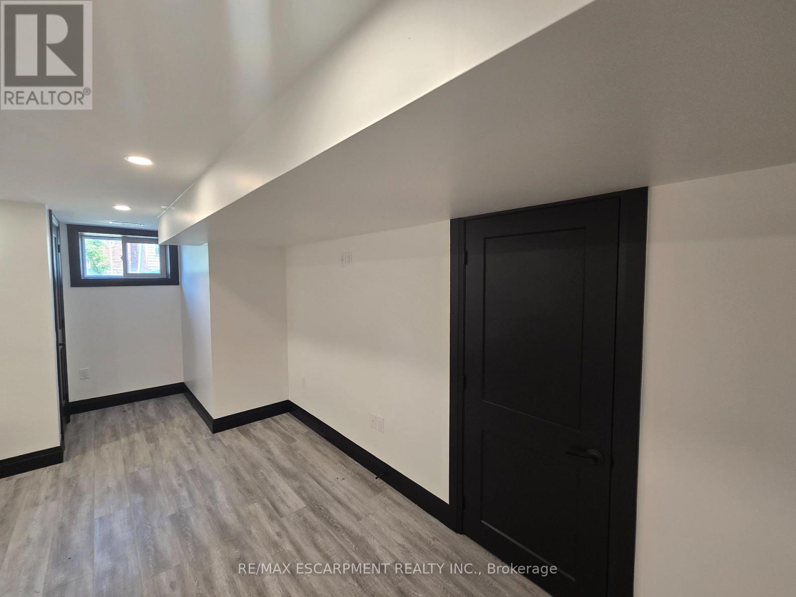 2 - 531 Queenston Road Property Photo 22