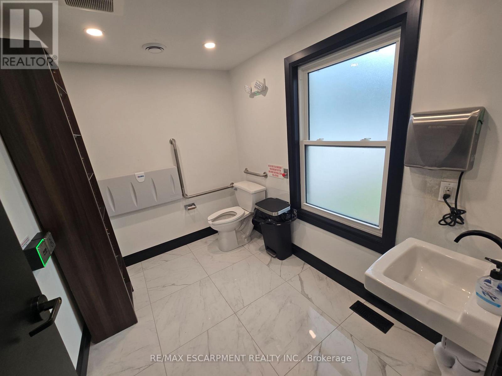 2 - 531 Queenston Road Property Photo 29