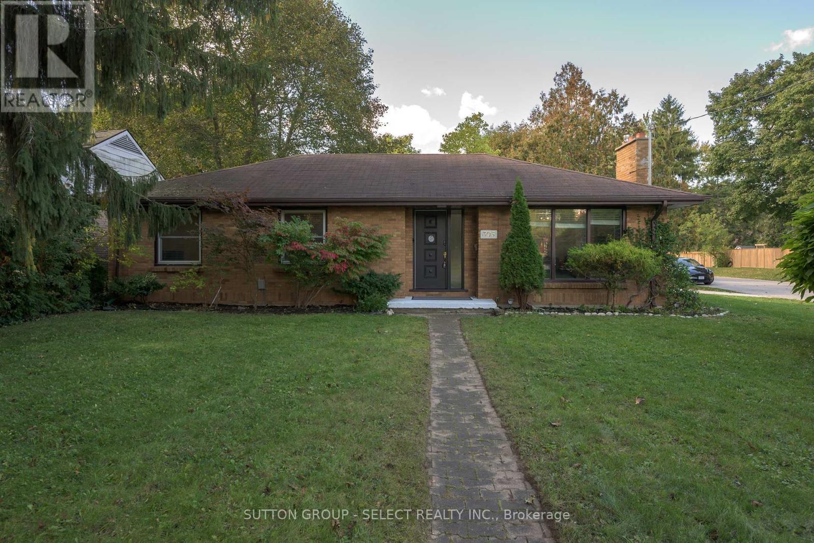 305 Stephen Street Property Photo 1