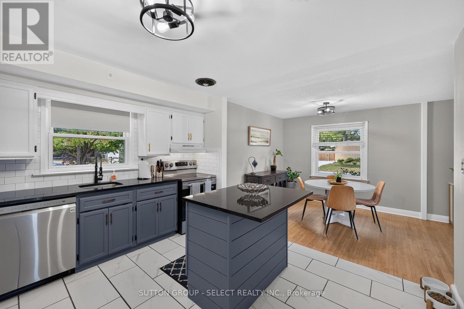305 Stephen Street Property Photo 12
